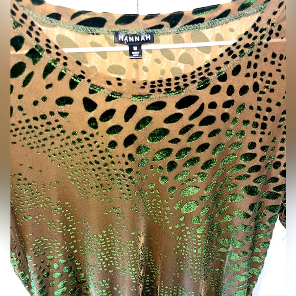 Hannah multicolored blouse size medium in great used condition. - Picture 3 of 5